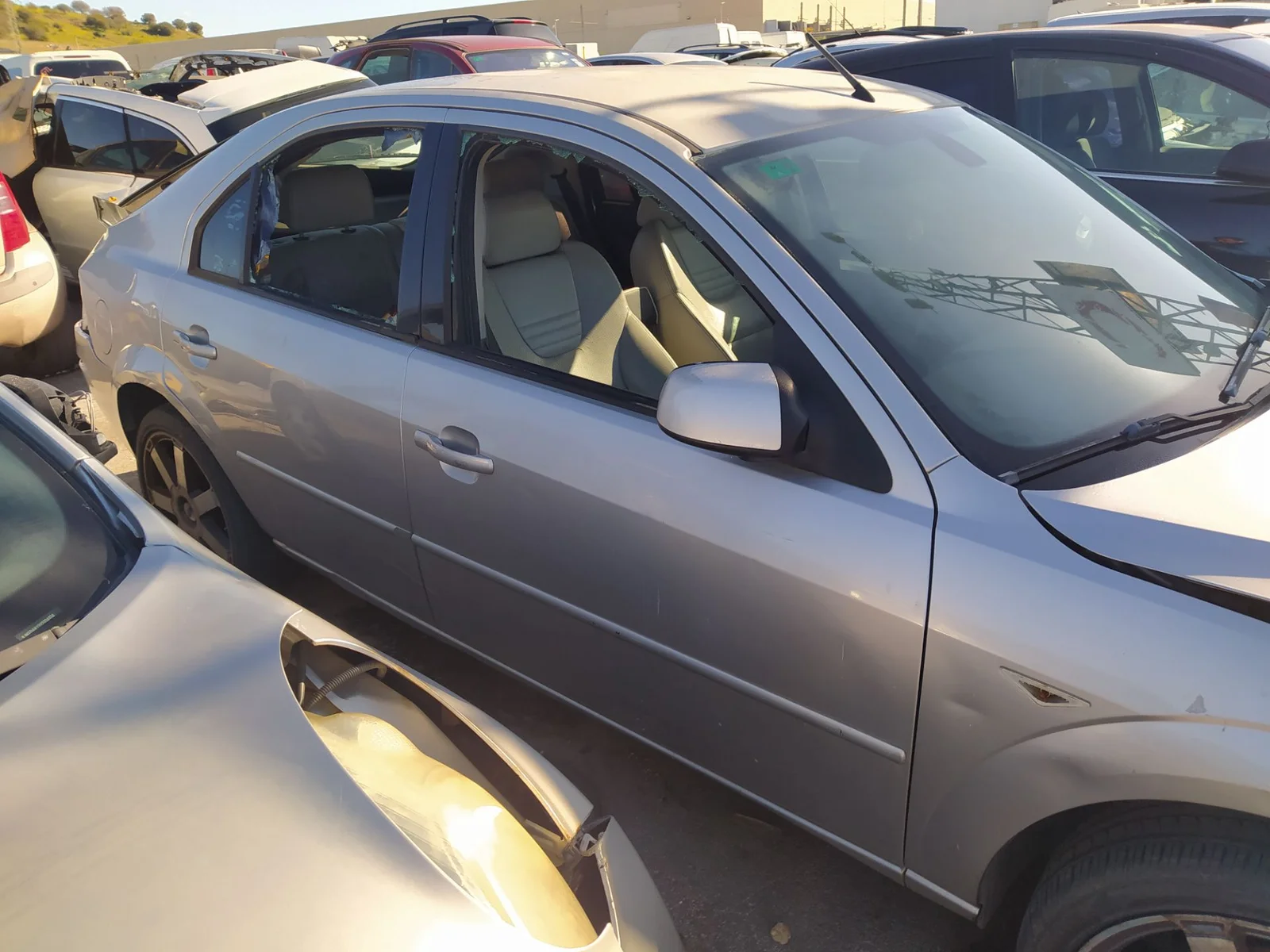 Foto de MANETA EXTERIOR TRASERA DERECHA FORD MONDEO BERLINA (GE) 2.0 CAT (146 CV / 107 KW) referencia 1451789