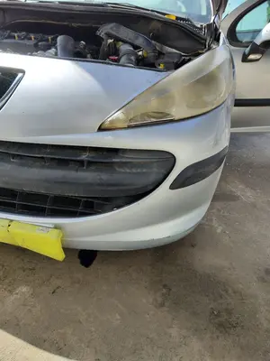 Foto de PARAGOLPES DELANTERO PEUGEOT 207 1.6 16V HDi (90 CV / 66 KW) foto 4