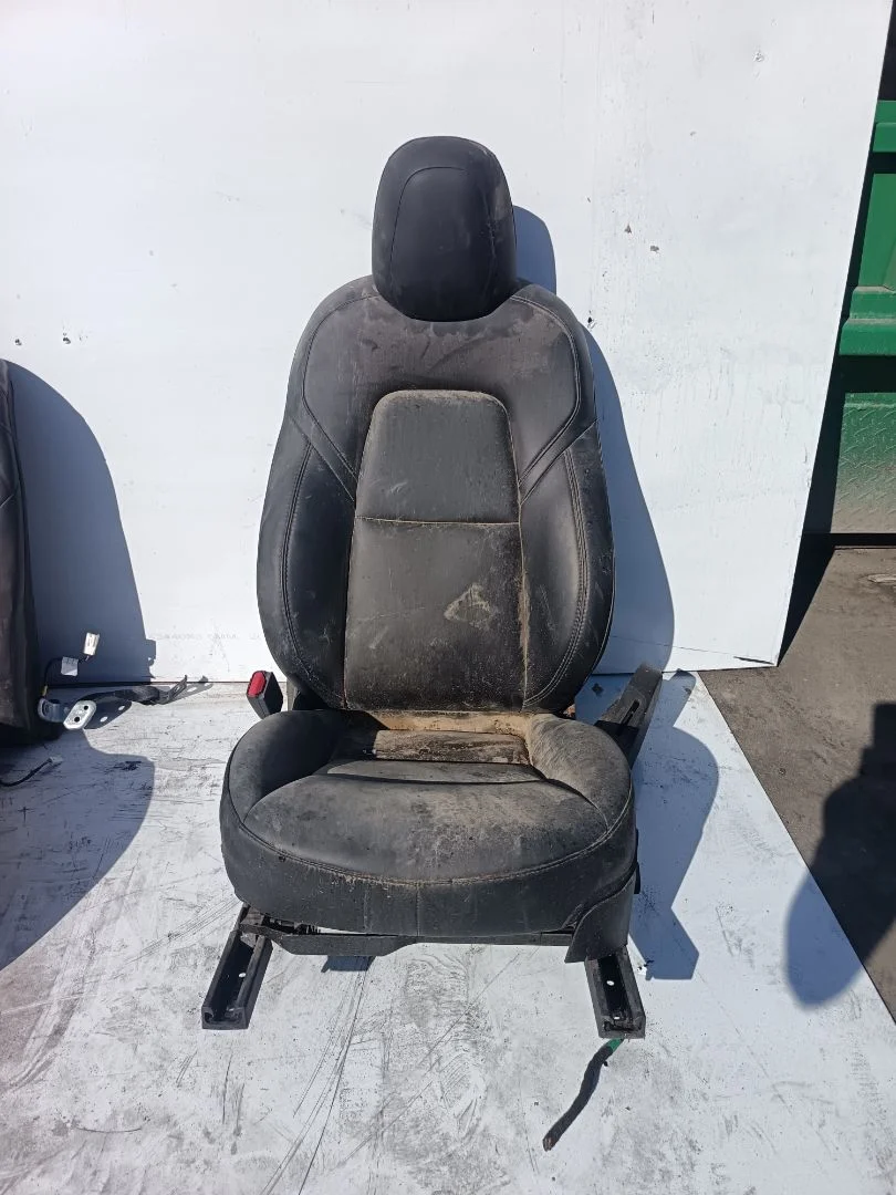 Foto de ASIENTO DELANTERO IZQUIERDO TESLA MODEL 3 eléctrico 258 kW (cont. 153 kW) (350 CV / 258 KW)