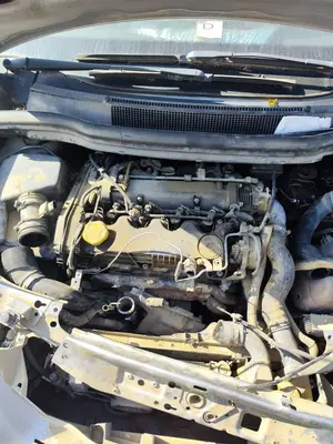 Foto de MOTOR COMPLETO OPEL ZAFIRA B 1.9 CDTI (120 CV / 88 KW) referencia 55208329 foto 3