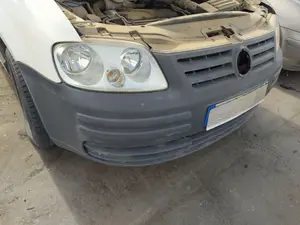 Foto de PARAGOLPES DELANTERO VOLKSWAGEN CADDY (2K)(02.2004) 1.9 TDI (105 CV / 77 KW)