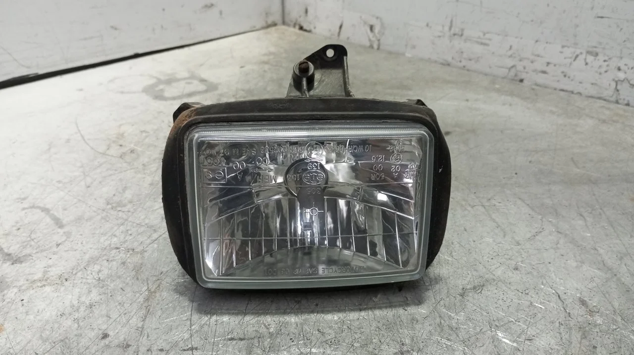 Foto de FARO DELANTERO PIAGGIO (VESPA) (VESPA) LX 49.40 cc 3.01 ci (4.29 cv 3.1 kw a 8500 rpm) referencia 1001702