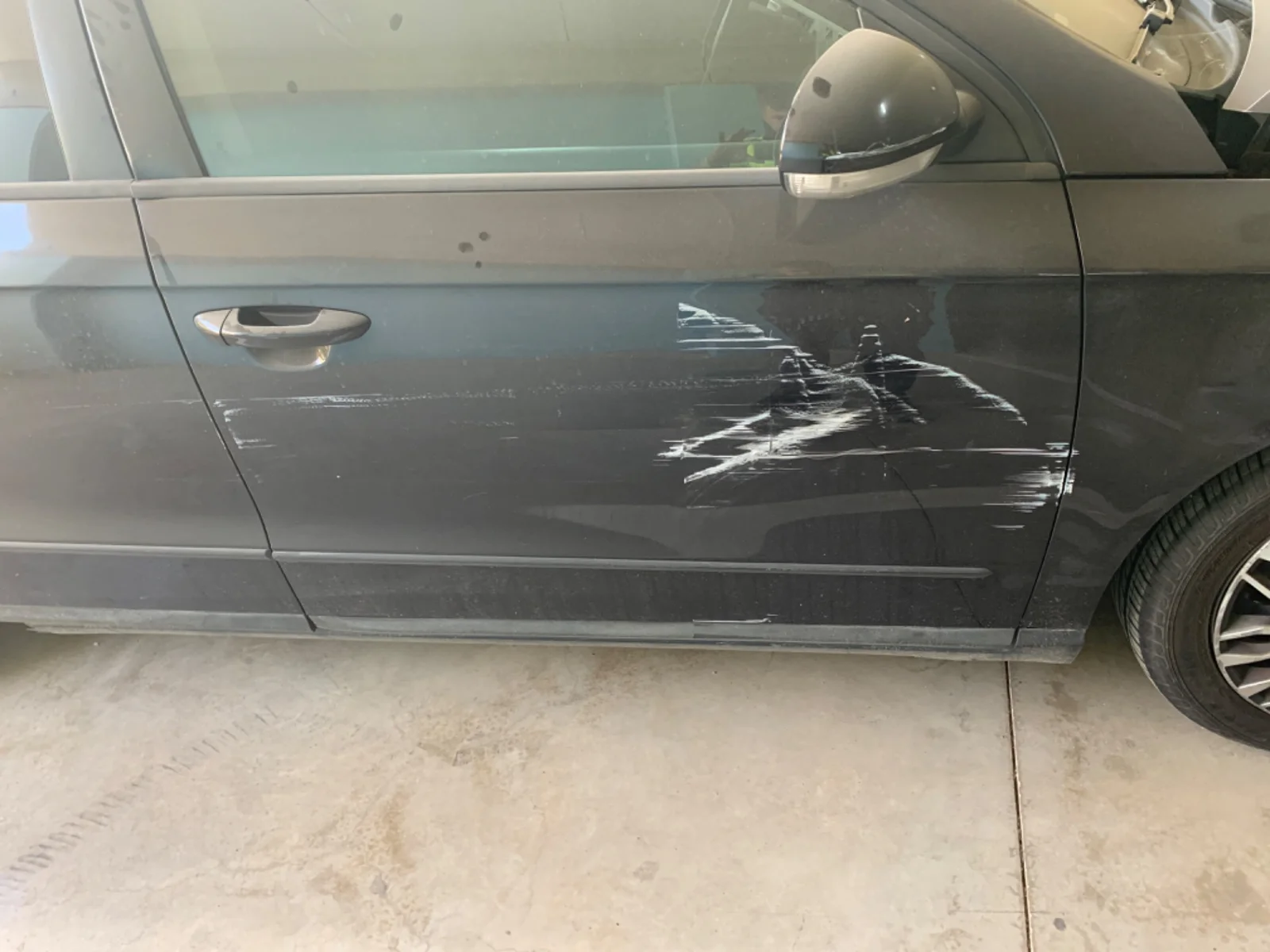 Foto de PUERTA DELANTERA DERECHA VOLKSWAGEN PASSAT VARIANT (3C5) 2.0 TDI (140 CV / 103 KW) referencia 3C4831056J