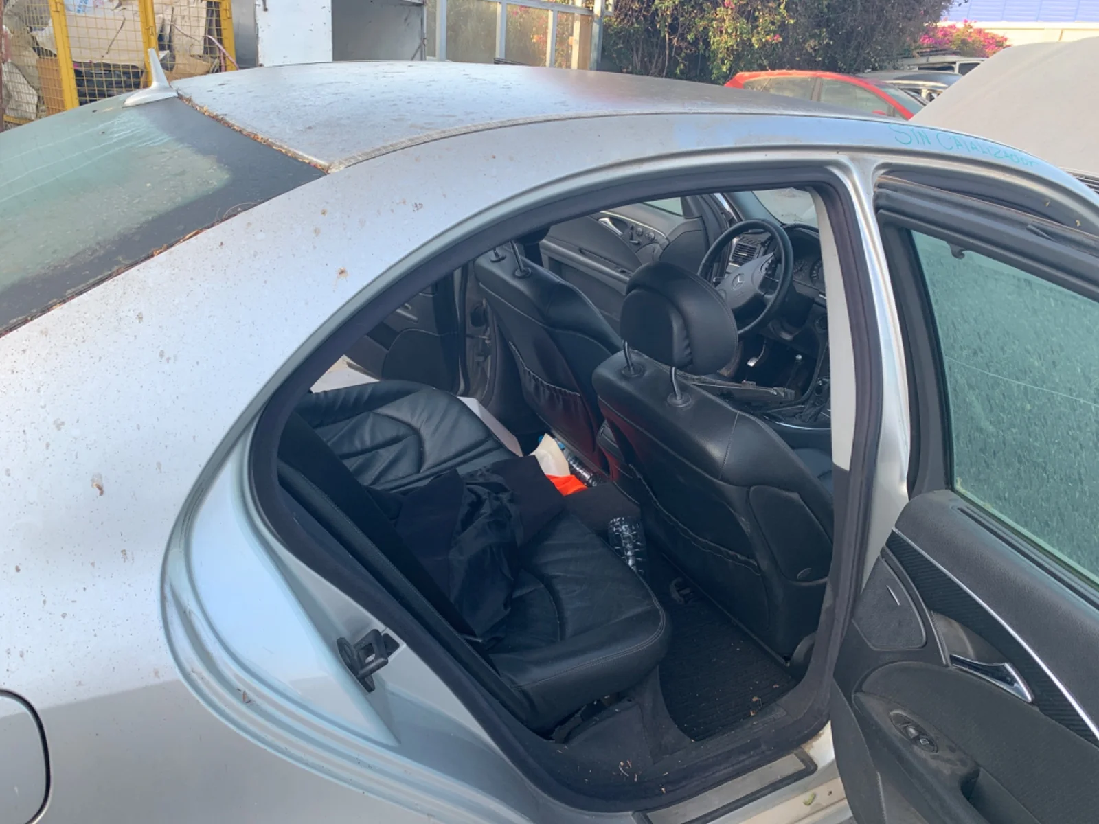 Foto de GOMAS CONTORNO PUERTA MERCEDES-BENZ CLASE E (BM 211) BERLINA 2.7 CDI CAT (177 CV / 130 KW)