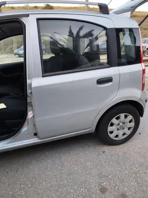 Foto de PUERTA TRASERA IZQUIERDA FIAT II PANDA (169) 1.2 CAT (60 CV / 44 KW)