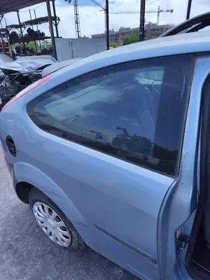 Foto de LUNA CUSTODIA TRASERA DERECHA FORD FOCUS BERLINA (CAP) 1.6 TDCi CAT (90 CV / 66 KW)