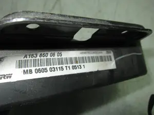 Foto de AIRBAG DELANTERO DERECHO MERCEDES-BENZ CLASE ML (BM 163) 3.7 V6 CAT (245 CV / 180 KW) referencia A1638600605 foto 4