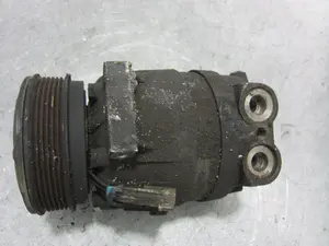 Foto de COMPRESOR AIRE ACONDICIONADO OPEL VECTRA B CARAVAN referencia 90443840 foto 4