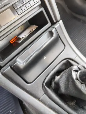 Foto de CENICERO RENAULT LAGUNA (B56) 2.0 (113 CV / 83 KW) foto 2