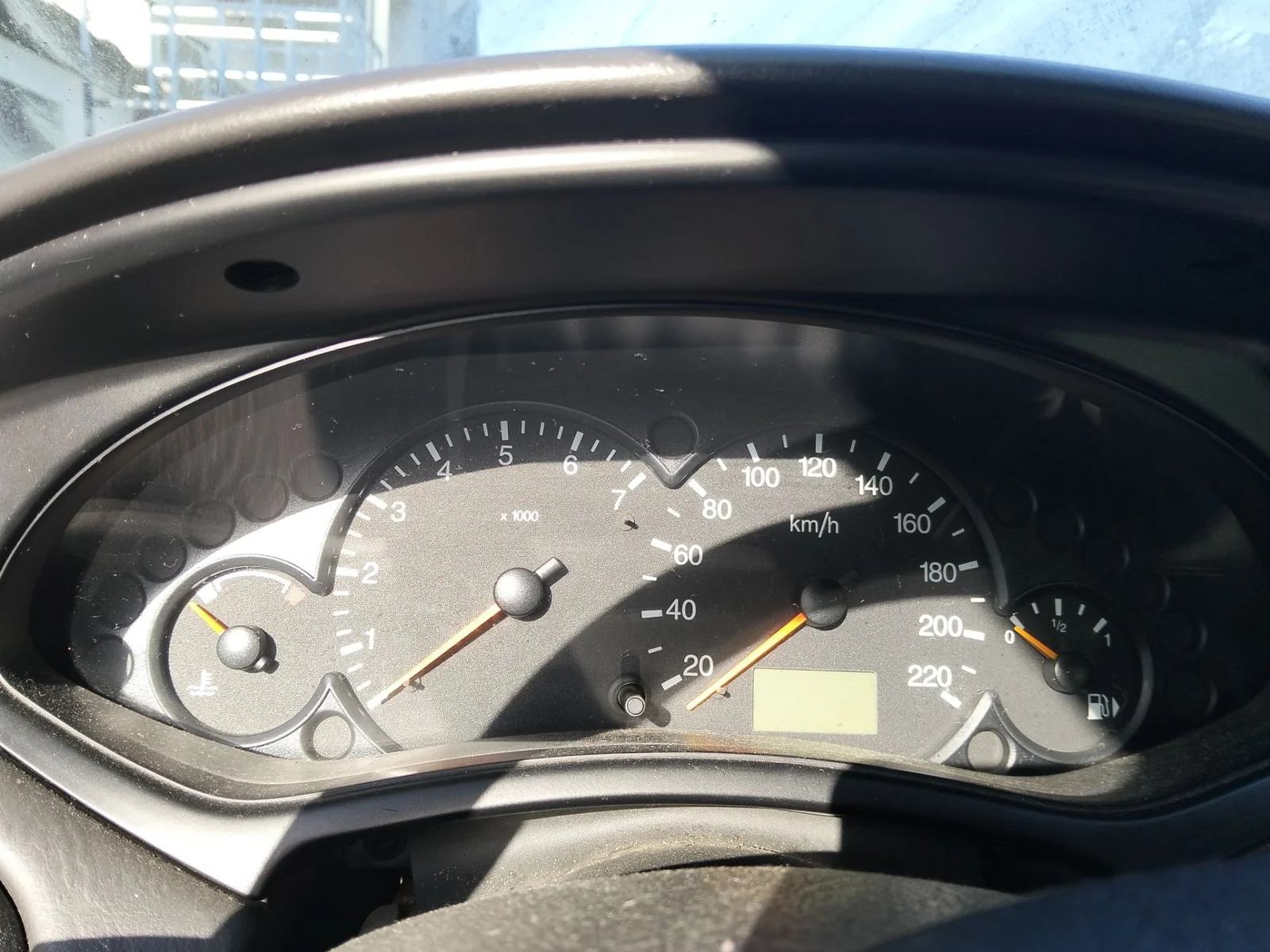 Foto de CUADRO INSTRUMENTOS FORD FOCUS BERLINA (CAK) 1.6 16V CAT (101 CV / 74 KW)