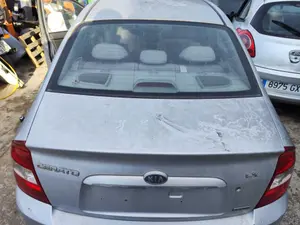 Foto de TAPA MALETERO KIA CERATO (LD) 1.5 CRDi (102 CV / 75 KW) referencia 692002F581 foto 2