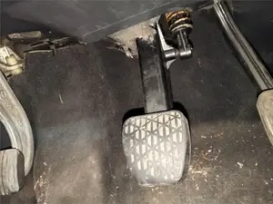 Foto de PEDAL EMBRAGUE MERCEDES-BENZ CLASE E (BM 210) BERLINA