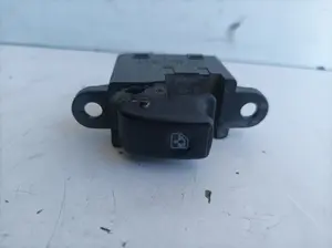 Foto de MANDO ELEVALUNAS DELANTERO DERECHO HYUNDAI ATOS (MX) 1.0 CAT (54 CV / 40 KW) referencia 9358006000