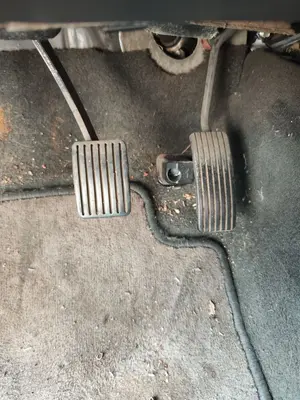 Foto de PEDAL FRENO VOLVO S40 BERLINA 1.9 Diesel CAT (116 CV / 85 KW)