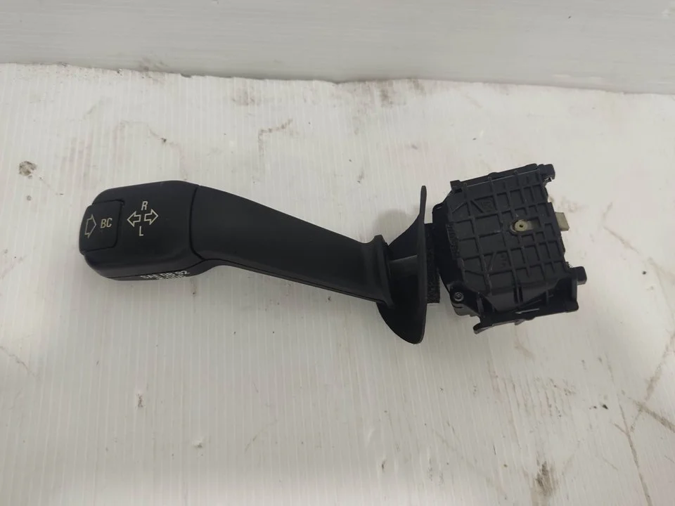 Foto de MANDO INTERMITENTES BMW SERIE 5 BERLINA (E39) 2.8 24V CAT (193 CV / 142 KW) referencia 8352172
