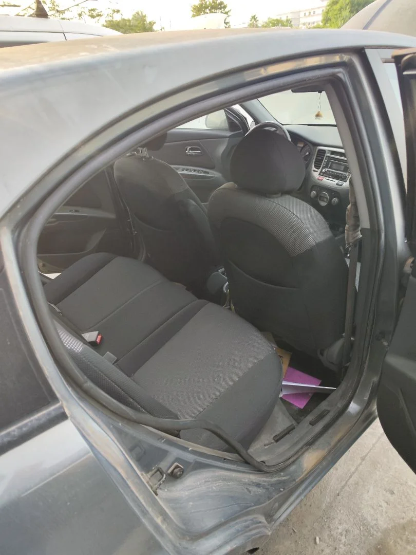 Foto de GOMAS CONTORNO PUERTA KIA RIO (JB) 1.5 CRDi (110 CV / 81 KW) referencia 863721G001