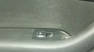 Foto de MANDO ELEVALUNAS TRASERO IZQUIERDO AUDI A4 AVANT (8E) 3.0 V6 24V TDI (233 CV / 171 KW) referencia 8E0959855