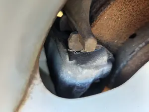 Foto de PINZA DE FRENO DELANTERA IZQUIERDA SEAT CORDOBA BERLINA (6L2) 1.4 16V (75 CV / 55 KW) referencia 1K0615123D