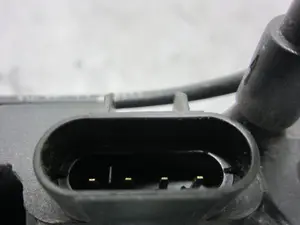 Foto de CERRADURA PUERTA TRASERA DERECHA RENAULT LAGUNA II (BG0) 1.9 dCi Diesel (120 CV / 88 KW) referencia 000658 foto 3