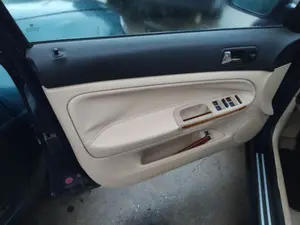Foto de CERRADURA PUERTA DELANTERA IZQUIERDA VOLKSWAGEN PASSAT BERLINA (3B3) 1.9 TDI (131 CV / 96 KW) referencia 3B1837015AP foto 3
