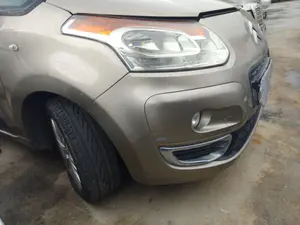 Foto de PARAGOLPES DELANTERO CITROEN C3 PICASSO 1.6 16V (120 CV / 88 KW) referencia 7401RQ foto 3