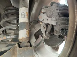 Foto de PINZA DE FRENO TRASERA DERECHA SEAT LEON (1M1) 1.6  (101 CV / 74 KW) referencia 1J0615424H