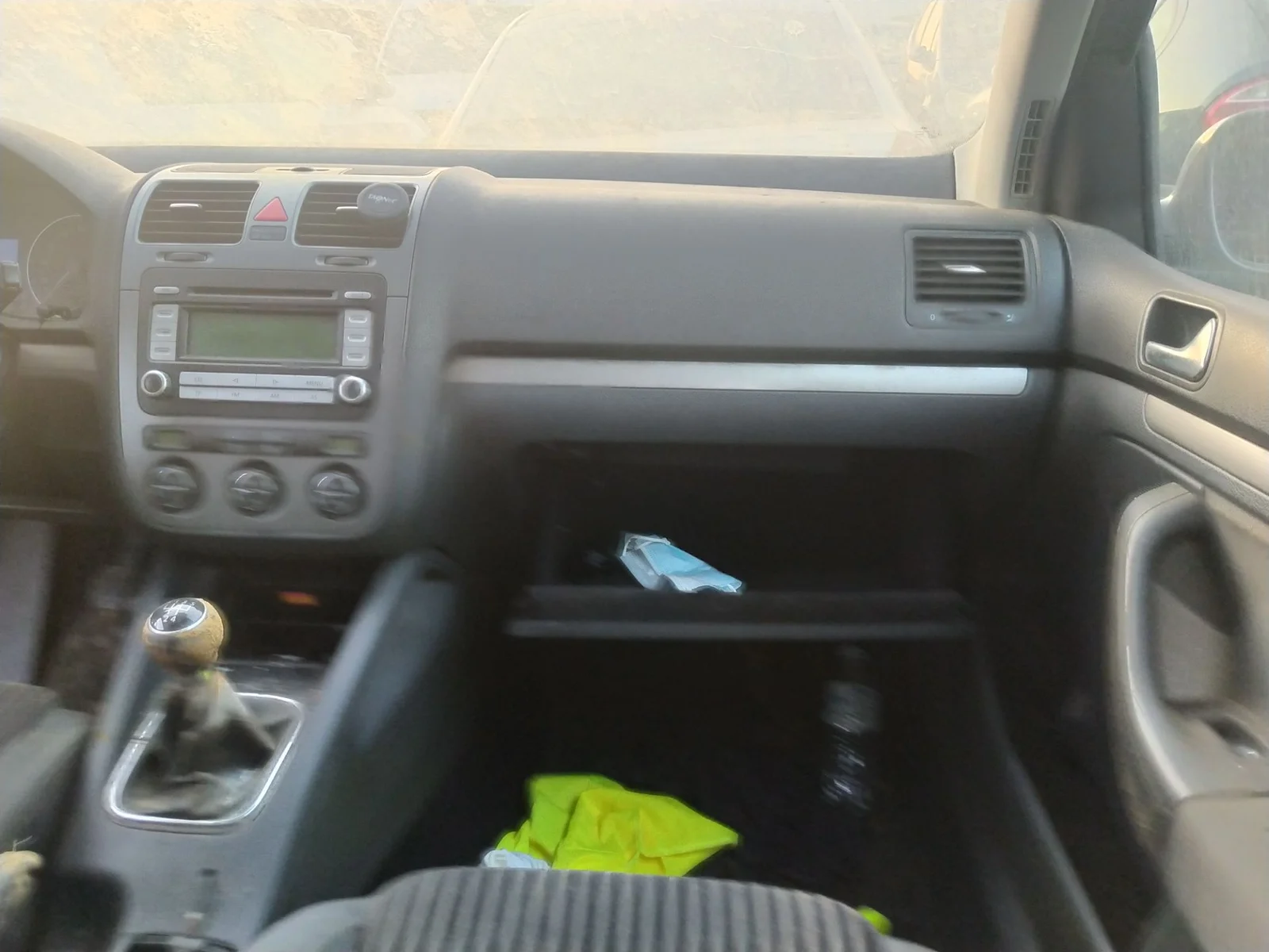 Foto de GUANTERA VOLKSWAGEN GOLF V (1K1)(10.2003) 1.9 TDI (105 CV / 77 KW)