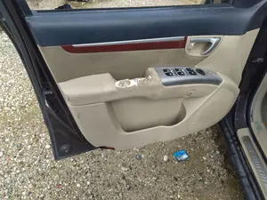 Foto de MANETA INTERIOR TRASERA IZQUIERDA HYUNDAI SANTA FE (CM) 2.2 CRDi CAT (150 CV / 110 KW) referencia 83610-2B010WK