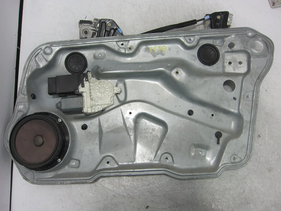 Foto de ELEVALUNAS DELANTERO DERECHO VOLKSWAGEN GOLF IV BERLINA (1J1)(10.1997) 1.9 TDI (110 CV / 81 KW) referencia 1J4837756B
