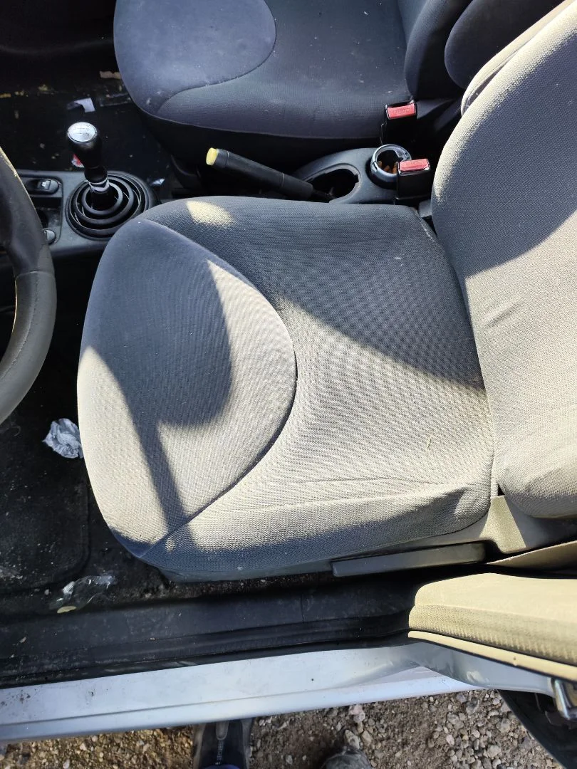 Foto de ASIENTO DELANTERO IZQUIERDO CITROEN C3 1.4 (73 CV / 54 KW)