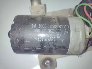 Foto de MOTOR LIMPIA DELANTERO FORD FOCUS BERLINA (CAK) 2.0 16V CAT (131 CV / 96 KW) referencia 0390241362 foto 2