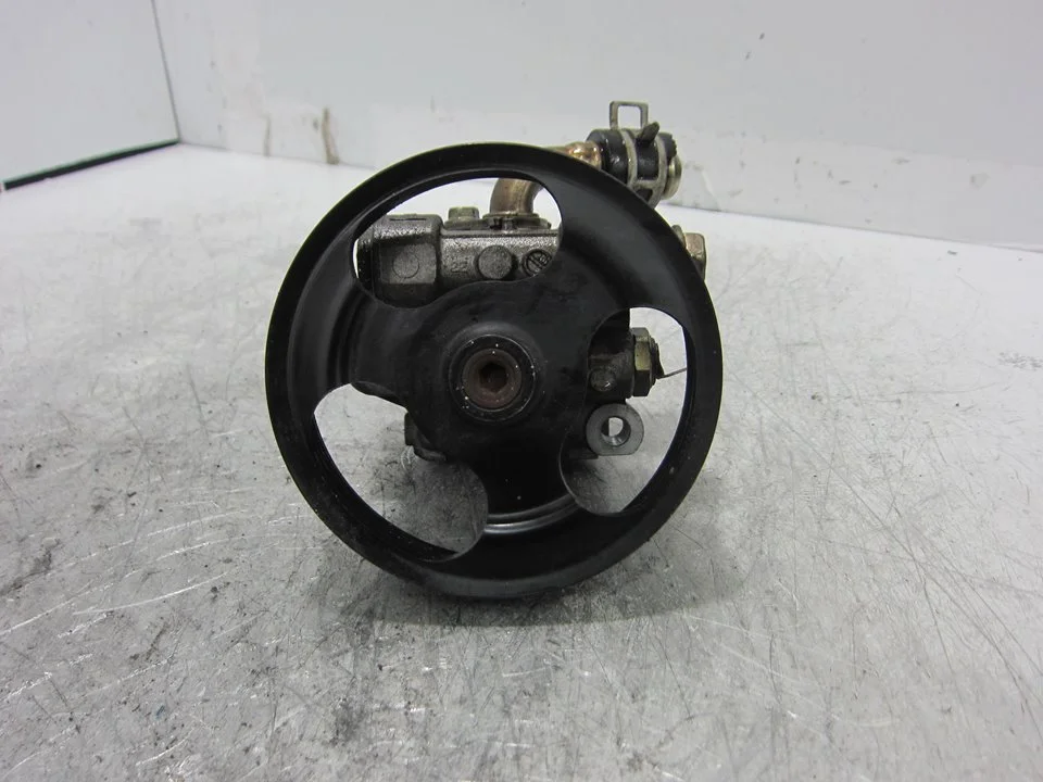 Foto de BOMBA DIRECCION MAZDA 3 BERLINA (BK) referencia BP4M