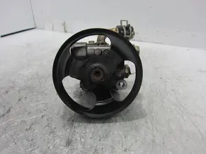 Foto de BOMBA DIRECCION MAZDA 3 BERLINA (BK) referencia BP4M
