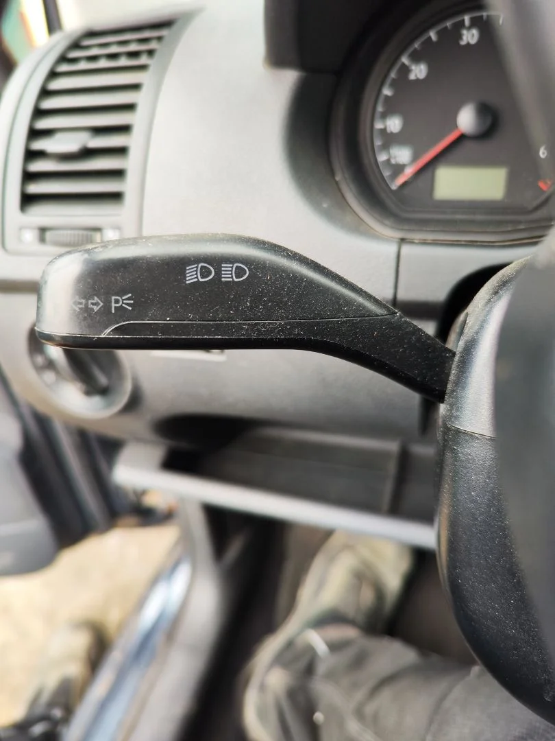 Foto de MANDO INTERMITENTES VOLKSWAGEN POLO IV (9N1) 1.4 16V (75 CV / 55 KW)