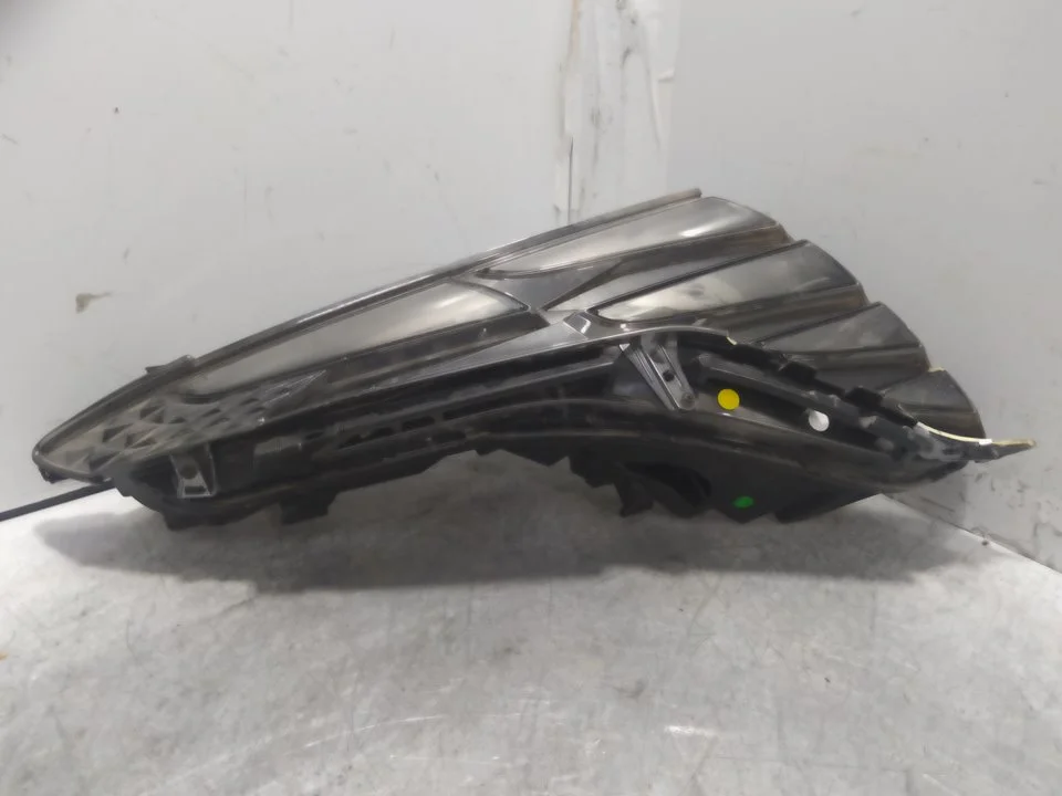 Foto de FARO DERECHO HYUNDAI TUCSON (NX) híbrido-suave 100 kW (1.6 Ltr. - 100 kW CRDi) (136 CV / 100 KW) referencia 92208N7100