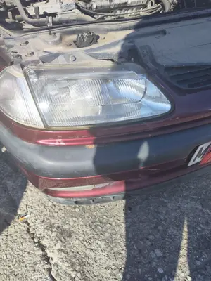 Foto de REJILLA DELANTERA RENAULT LAGUNA (B56) 2.0 (113 CV / 83 KW) foto 2