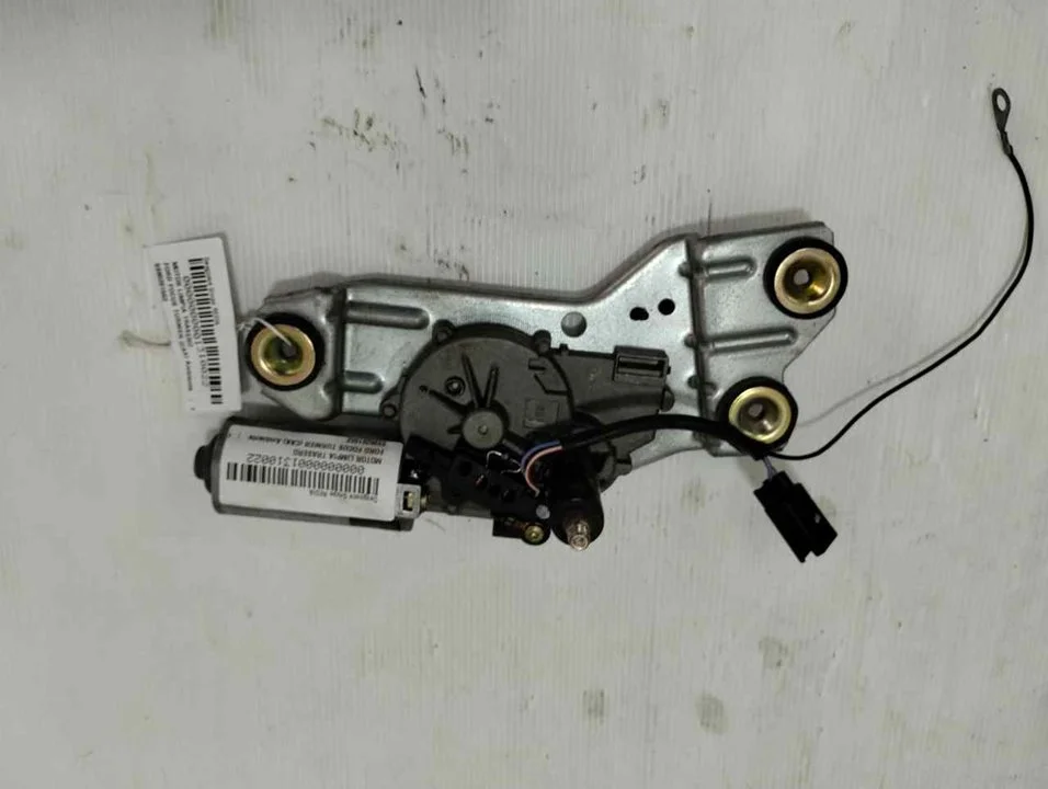 Foto de MOTOR LIMPIA TRASERO FORD FOCUS FAMILIAR (CAK) 1.6 16V CAT (101 CV / 74 KW) referencia 0390201552