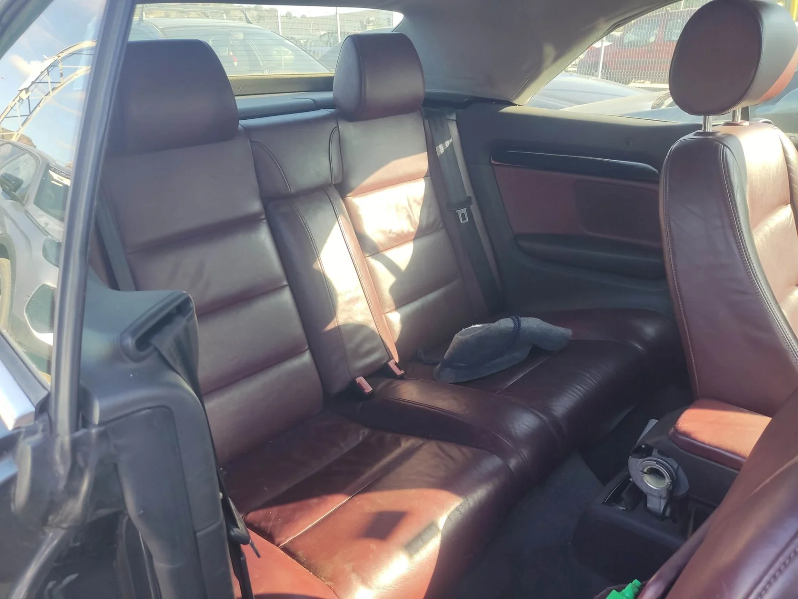 Foto de ASIENTOS TRASEROS AUDI A4 CABRIOLET (8H) 2.5 V6 24V TDI (163 CV / 120 KW)