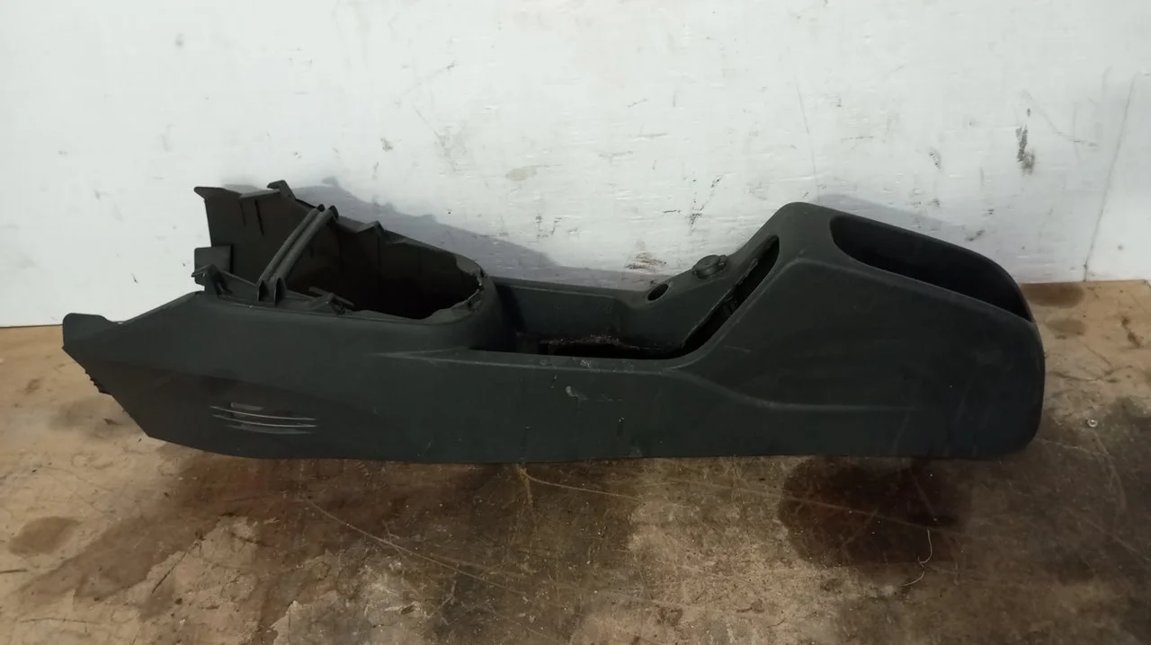 Foto de CONSOLA CENTRAL CITROEN C3 1.4 (73 CV / 54 KW) referencia 9684070077