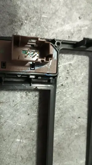 Foto de NO IDENTIFICADO CITROEN C5 BERLINA 2.0 HDi FAP (140 CV / 103 KW) referencia 96637757ZD foto 5