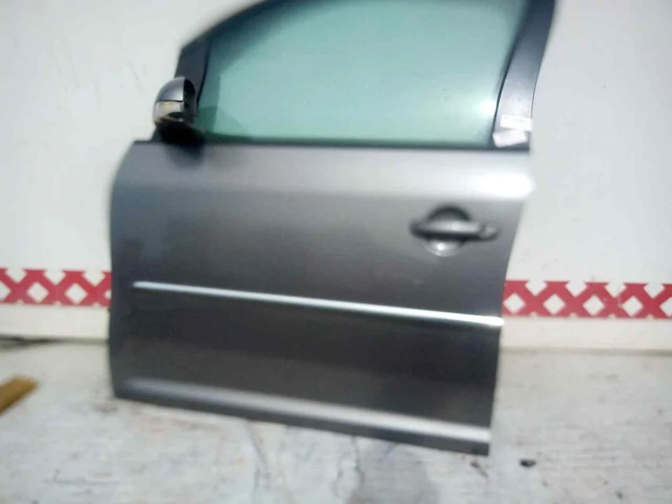 Foto de PUERTA DELANTERA IZQUIERDA VOLKSWAGEN TOURAN (1T2) 1.9 TDI (105 CV / 77 KW)