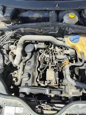 Foto de MOTOR COMPLETO VOLKSWAGEN PASSAT VARIANT (3B5) 1.9 TDI (110 CV / 81 KW) referencia AFN foto 2