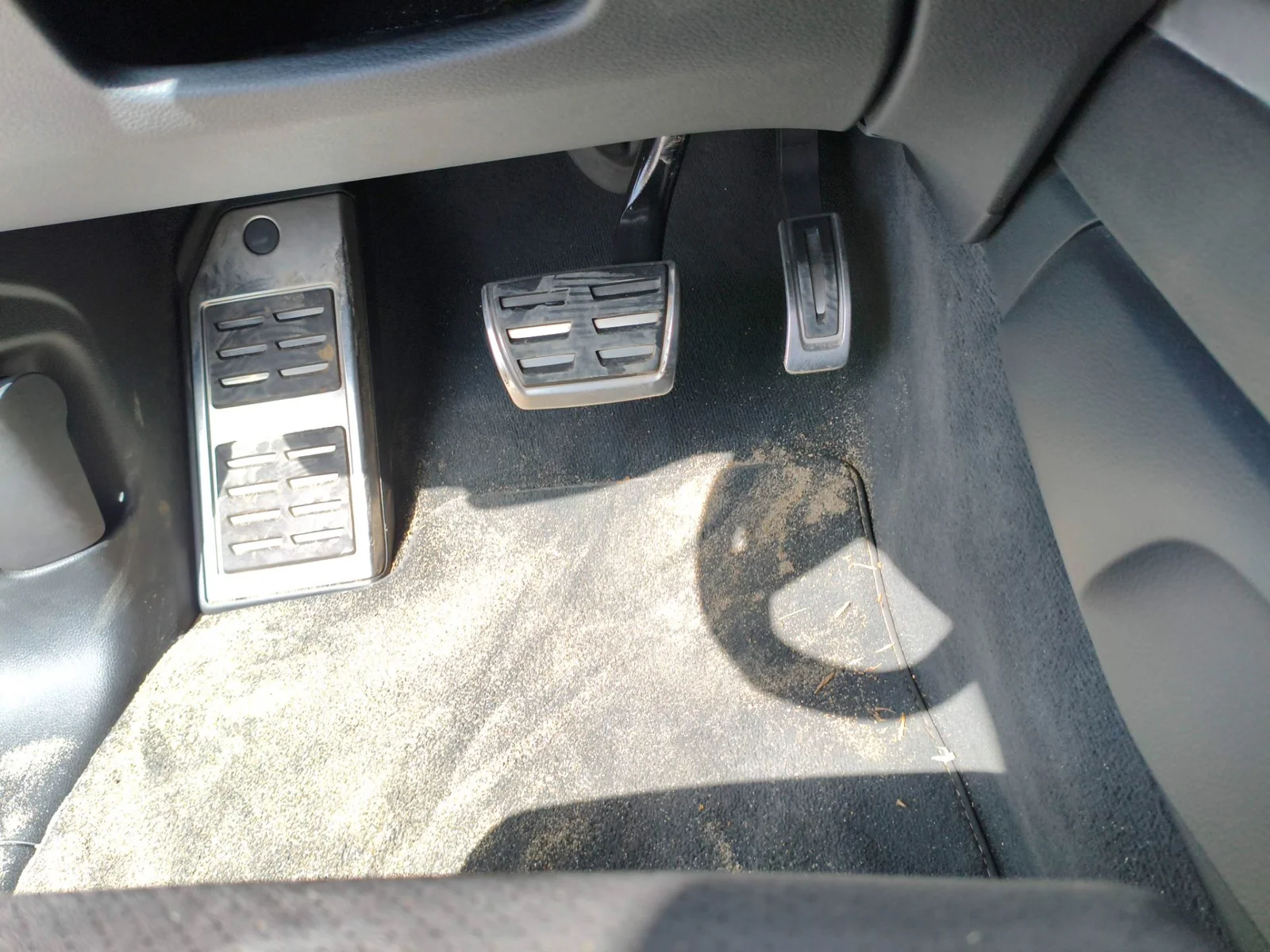 Foto de AIRBAG DE RODILLAS AUDI SQ7 (4MB) 4.0 V8 TDI (435 CV / 320 KW)