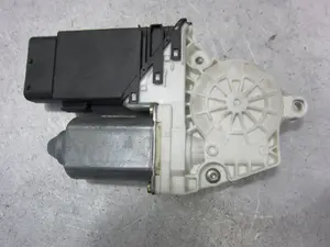 Foto de MOTOR ELEVALUNAS DELANTERO DERECHO SEAT TOLEDO (1M2) referencia 9776101436203 foto 1