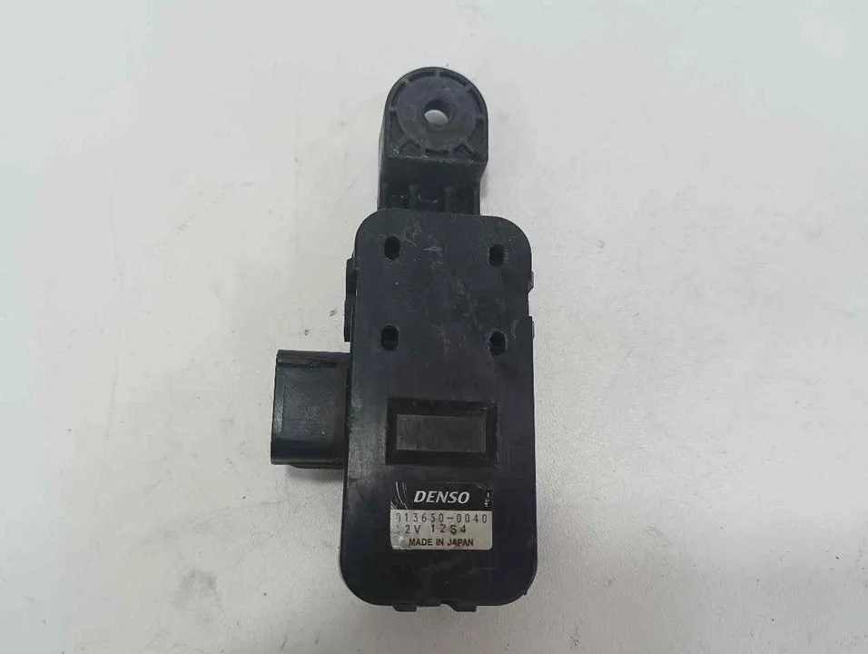 Foto de MODULO ELECTRONICO LEXUS RX (GGL1/GYL1) referencia 0136500040