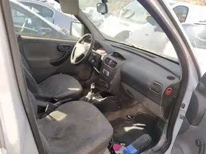 Foto de PALANCA FRENO OPEL COMBO (CORSA C) 1.3 16V CDTI CAT (Z 13 DT / LN9) (69 CV / 51 KW)