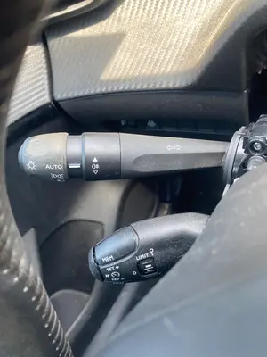 Foto de MANDO MULTIFUNCION PEUGEOT 208 (P2) 1.2 PureTech (74 CV / 55 KW)
