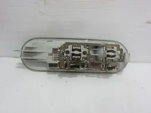 Foto de LUZ INTERIOR RENAULT CLIO III 1.5 dCi Diesel (106 CV / 78 KW) referencia 8200073231 foto 2