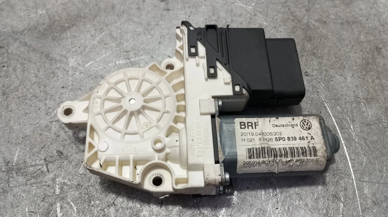 Foto de MOTOR ELEVALUNAS TRASERO IZQUIERDO SEAT TOLEDO (5P2) 1.9 TDI (105 CV / 77 KW) referencia 5P0839461A