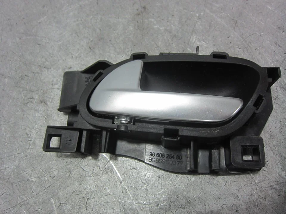 Foto de MANETA INTERIOR DELANTERA IZQUIERDA CITROEN C4 BERLINA 1.6 HDi FAP (112 CV / 82 KW) referencia 9660525480